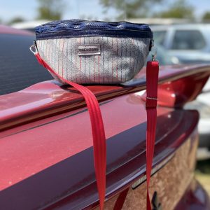 GloveBox szürke piros kék csíkos övtáska, crossbody táska