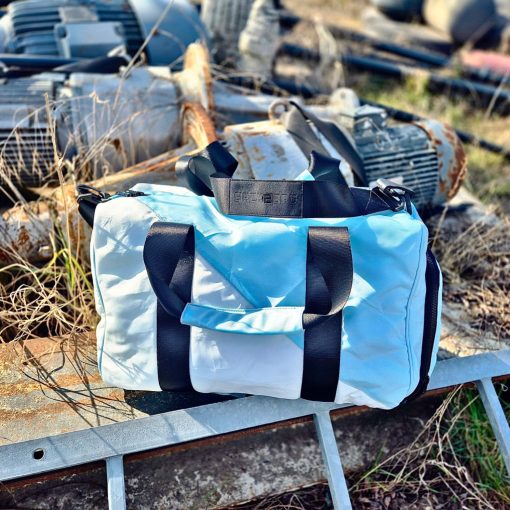 Unisex sporttáska - világoskék, fehér, cipőtartóval