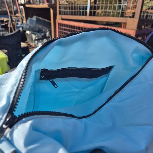 Unisex sporttáska - világoskék, fehér, cipőtartóval