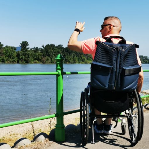 Bessenyey Zoltán WheelchAirbag hátizsák - kerekesszékre tervezett - EGYEDI TERVEZÉS ÉS GYÁRTÁS